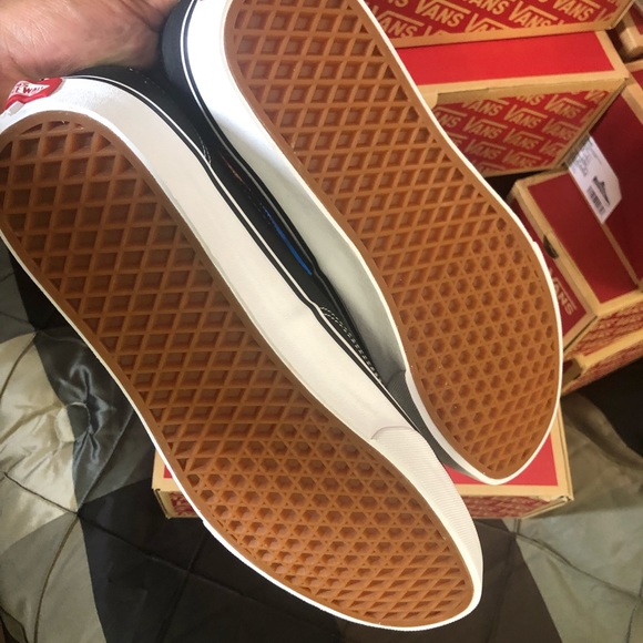 Vans - Picture 3 of 3